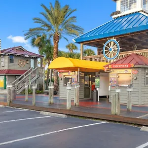  Holiday home Large Balcony! Gulf Front Master Suite! Many Amenities On-site! United States
